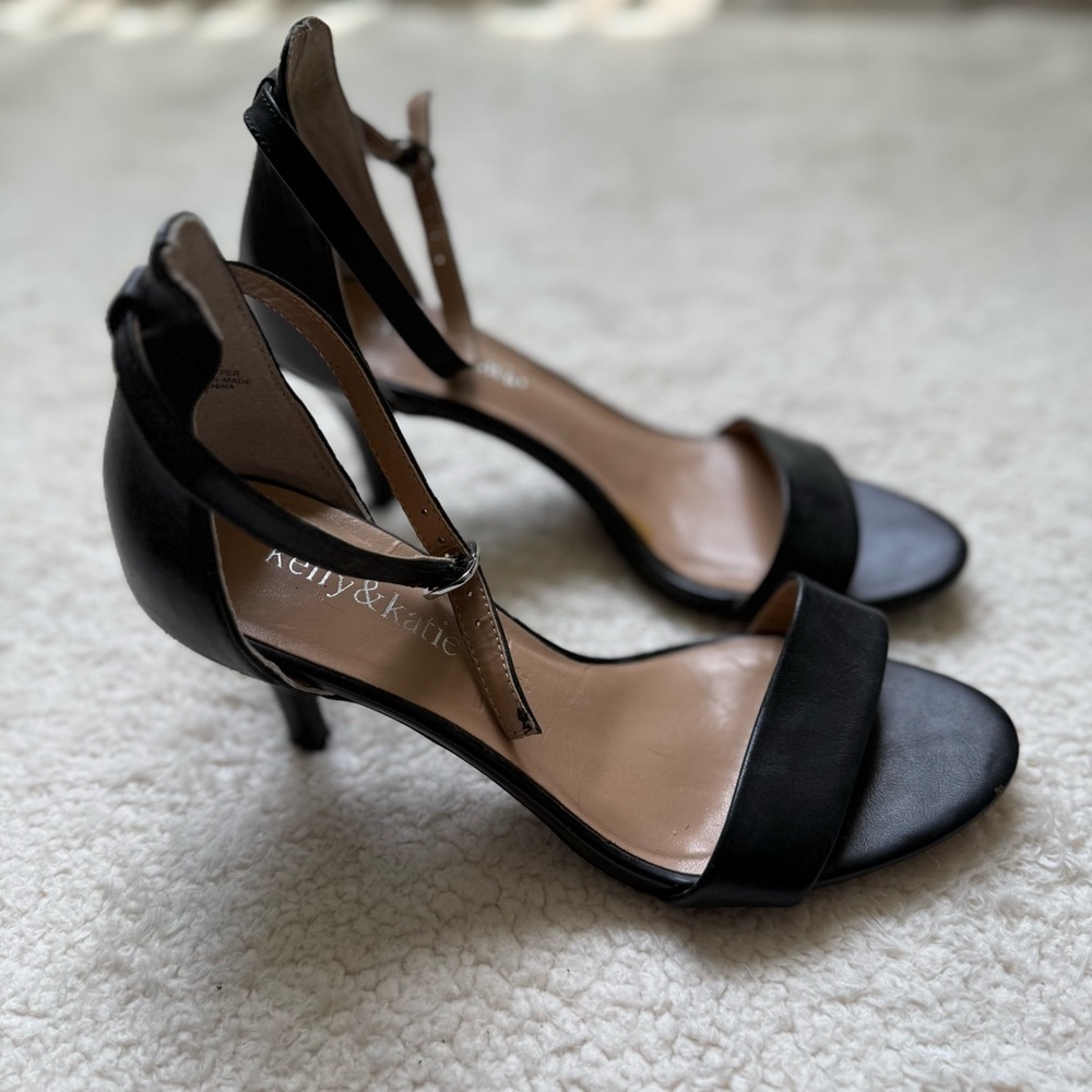 Kelly & Katie Nadia Black Heels Size 5.5